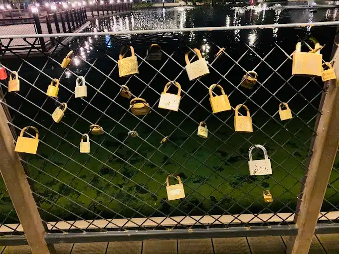 Promise Bridge Dubai love locks